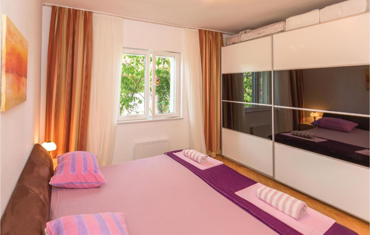 Lovely Apartment In Makarska With Wifi Exterior photo