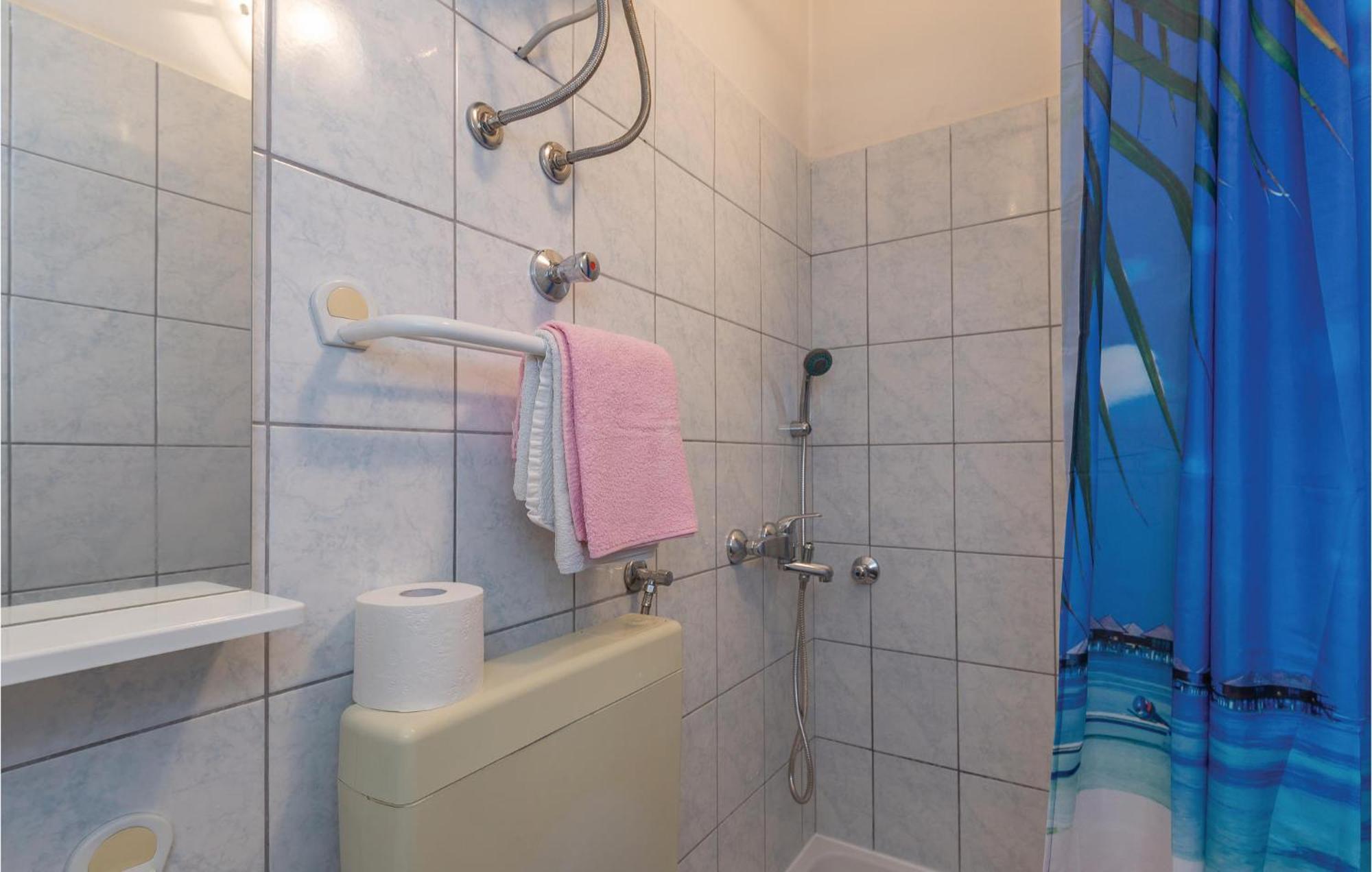 Lovely Apartment In Makarska With Wifi Exterior photo