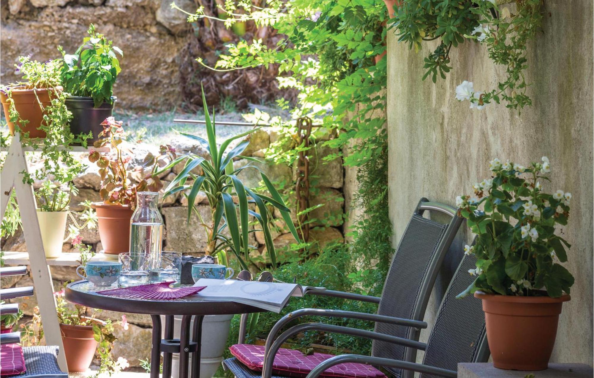 Lovely Apartment In Makarska With Wifi Exterior photo