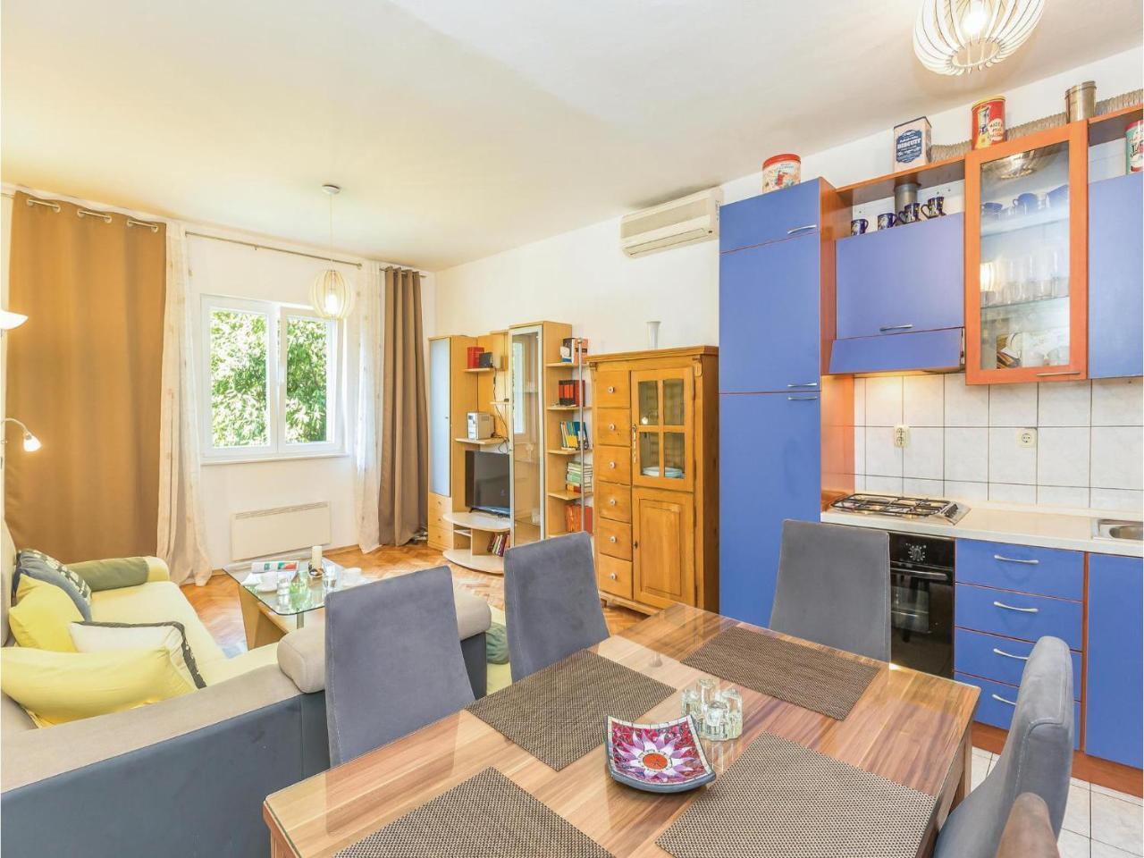 Lovely Apartment In Makarska With Wifi Exterior photo