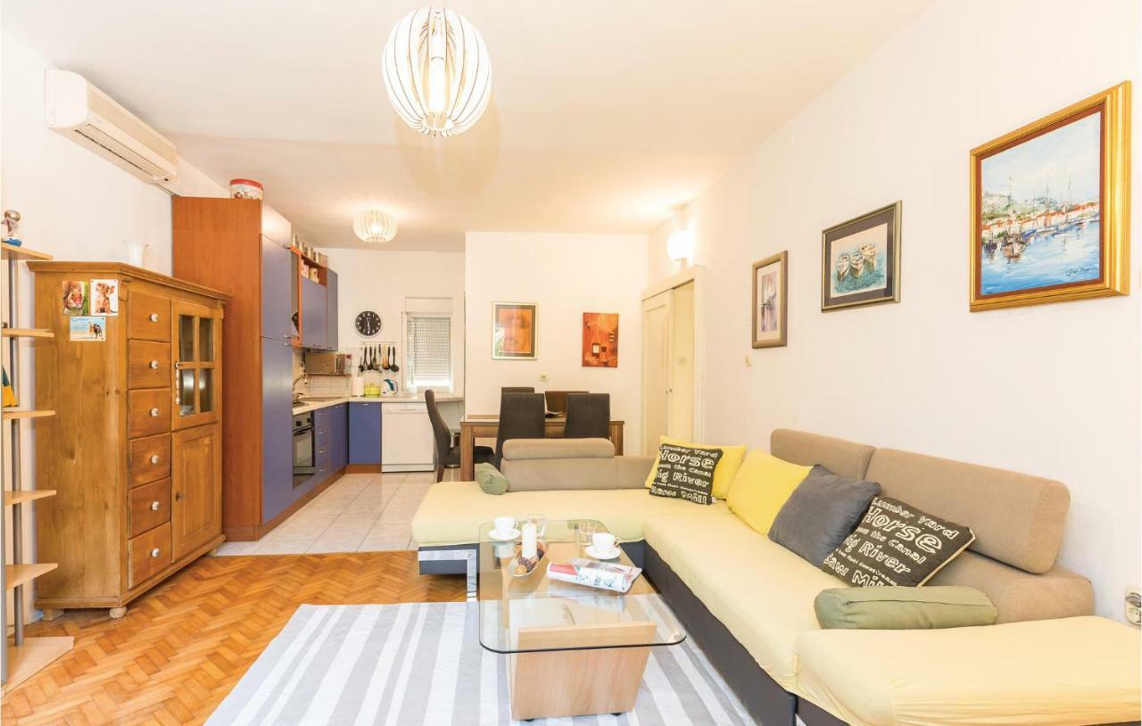 Lovely Apartment In Makarska With Wifi Exterior photo